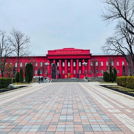 Апартаменты Amazing Tara'S Shevchenko Square Киев Экстерьер фото
