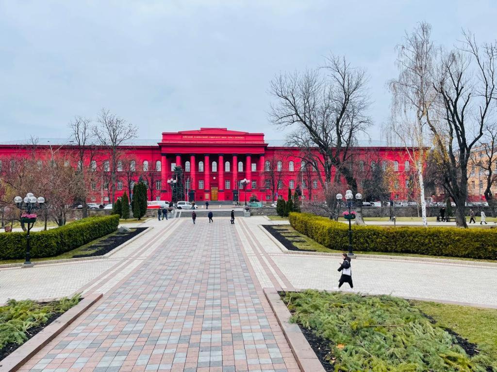 Апартаменты Amazing Tara'S Shevchenko Square Киев Экстерьер фото